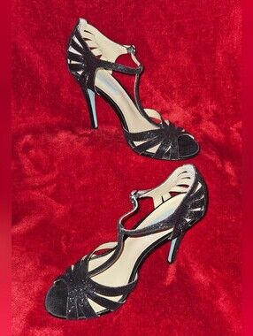 Betsey Johnson SB-Tee Black Glitter T-Strap Peep Toe Heels - Size 7.5